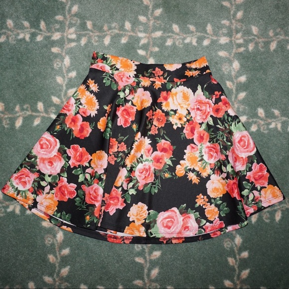 Dresses & Skirts - Floral Skater Skirt